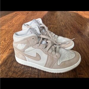 Nike Air Jordan 1 Mid Se Womens Fashion Sneakers in Light Brown Size 6.5